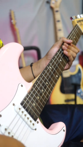 Gitar Elektrik Merk Kowe Seri Stronger SSS Bonus Efek Gitar
