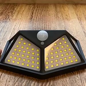 Mua 1 cái  giao 1 cái . Đèn Năng Lượng Mặt Trời 100 LED Siêu Sáng Cảm Biến Chuyển Động Cảm Biến Hồng NgoạiTự Động Bật Tắt Khi Trời Tối Chống Nước IP65