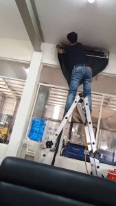 Bạt Vệ Sinh Máy Lạnh Đa Năng Treo Tường Màu Đen/Xanh - Phụ Kiện Máy Lạnh Đa Năng