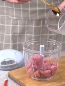 ค้นพบกระเทียมบดเซลล์ Newyorkbigsale ที่บอกสำหรับการปั่นพริกและหมู ขนาด 900ml ประกอบด้วย No.Y1313