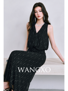 WANGXO | Áo Thun V-Neck Bóng Lấp Lánh Dây Chuyền Chân Váy Xòe Cao