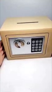 Két Sắt Mini SEKA 17E Khoá Điện Tử Chống Cháy Có Khe Đút Tiền - Màu Ngẫu Nhiên - Hàng Chính Hãng