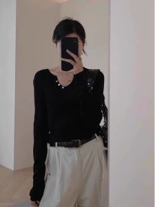 Áo Len Dệt Kim Cổ Chữ V Màu Trắng Cho Nữ Đầu Thu 2025 Áo Khoác Ngoài Dài Tay Ôm Vừa Vặn Áo Len Dệt Kim Màu Trơn Phong Cách Hàn Quốc