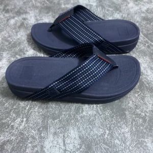 รองเท้าแตะ แบบสวม ของคุณผู้หญิงรุ่นใหม่พื้นนุ่ม สวยใส สบาย พร้อมผ้าเพลง