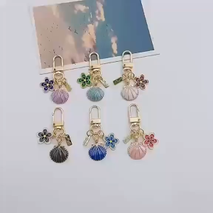 TERPE Shell Pendant Keychain for Women With Small Flower Keychain For Bag Accessories
