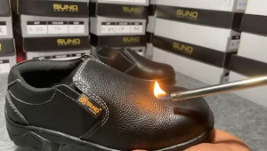 Sepatu Septi Safety Pria Ujung Besi Kulit Asli Sepatu Kerja Pabrik Kitchen Safety Shoes