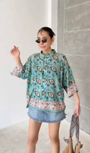 เสื้อผ้าบล็อคคอทตอลอินเดีย ดีไซน์คอปีน กระดุมผ่าหน้า ฟรีไซส์ แขนยาวกำลังดี ลายผ้าสวยคลาสสิคมีสไตล์ ใส่แมตช์ง่าย ใส่สวยทุกไซส์~เอาใจสาวอวบ มีติดตู้ไว้เลยค่ะ❣️♡ความมีเสน่ห์ของผ้าอินเดีย งานบล็อคไม้พิมพ์มือ แต่ละล็อต ได้ลายไม่ซ้ำ ผ้าเนื้อบางเบาใส่สบาย ระบาย