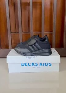 SEPATU SNEAKER ANAK LAKI-LAKI TOURNEY ALL BLACK DECKS KIDS
