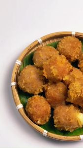 Nem nhân phô mai mozzarella chuẩn vị phố cổ thơm ngon giòn rụm như quán ốc