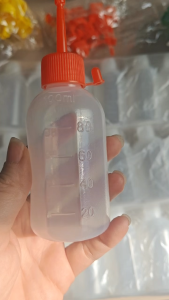 100 pig insemination bottles used for artificial insemination of pigs with soft material and a capacity of 100 milliliters