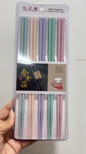 ตะเกียบ ตะเกียบสไตล์ญี่ปุ่น ตะเกียบสีพาสเทล ตะเกียบพลาสติก ตะเกียบทรง 6 เหลี่ยม (1แพ็ค 10 คู่)