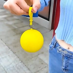 Jas Hujan Gantungan Bola & Gantungan Kunci Warna-Warni