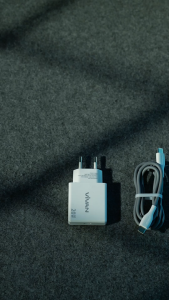 Vivan Power X20S Super Slim USB-C GaN Charger 20W PD + Cable USB-C to USB-C Set Original for Android ip 20 watt - Garansi Resmi 1 Tahun