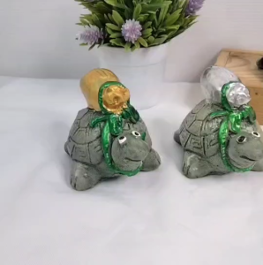 เต่า รูปปั้นเต่า คู่เงินทอง ขนาด 9 * 7.5 cm. เต่าปูนปั้น แบกถุงเงินถุงทอง เต่าแก้บน เต่าฮวงจุ้ย