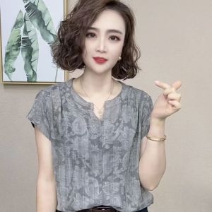 Summer 2025 Womens Slim Fit Short Sleeve T-Shirt V-Neck Loose Thin Fashionable European Style Zipper Design Casual Top