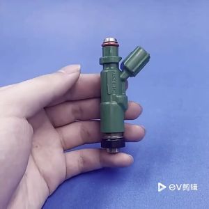 Denso แท้ OEM หัวฉีดหัวฉีดพอดีสําหรับ Toyota Prius 23209-21020