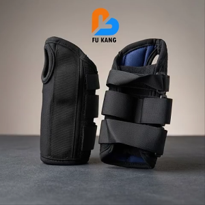 DeRoyal D-Ring Wrist Splint Black | Supports Wrist Pain Sprains & Carpal Tunnel | Adjustable & Comfortable Brace