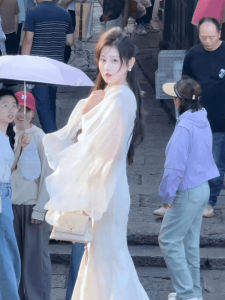 เสื้อคลุมกันแดดผ้าชีฟองสไตล์จีนใหม่สำหรับผู้หญิงในฤดูร้อน เสื้อคลุมกันแดดแบบเปิดไหล่ เสื้อคลุมกันแดดแบบบาง เสื้อคลุมกันแดดแบบสวมคอตั้ง