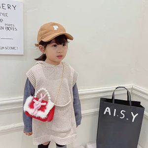 Túi xách bé gái màu đỏ may mắn đựng lì xì tết năm mới Túi đeo dự tiệc đi chơi phong cách sang trọng cho bé BOLALA BA028