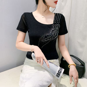 YIMEI ต่างหูแฟชั่นสตรีผู้หญิงตาข่ายแขนสั้นเก๋ไก๋ใหม่ฤดูร้อนลูกปัดเล็บขนาดใหญ่พิเศษเสื้อยืดคอวีแนวยุโรปทันสมัยและมีสไตล์