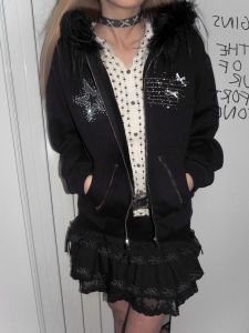 เสื้อแจ็คเก็ตฮู้ดคอวีแบบมีฮู้ดแบบมีซิปแบบมีขนสัตว์สไตล์พังก์สตรีทประดับเพชรเทียม ทรงหลวม แขนยาว ปกติ