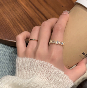 Elegant Open Ring with Zirconia Stones for Women Minimalist Design Finger Ring Korean Style Luxury Stackable Ring Tail Ring