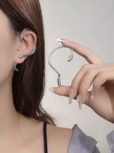 Good luck coming! European and American snake-shaped earrings ear bone clips exaggerated hip-hop personality wearing snake-shaped earrings retro fashion temperament diamond-encrusted snake-shaped long earrings Internet celebrity earrings