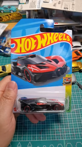Hot Wheels Bugatti Bolide Đen Đỏ HW Exotics 3/10 185/250 - Mô Hình Xe 1:64 Mattel