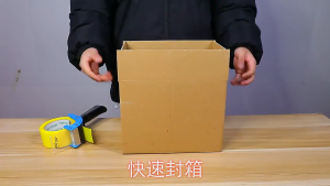 Dụng cụ cắt băng keo có tay cầm chuyên nghiêp và siêu tiện lợi cho lãy gài cuộn băng keo bảng 5cm