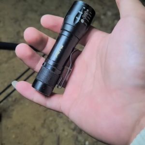 Đèn Câm Tay Mini T5 Nhỏ Gọn Sáng Bền Với 3 Chế Độ Sáng Và Có Thể Zoom Xa Gần