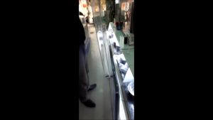 Tấm Mica bảo vệ màn hình Tivi 32 Inch chống vỡ chống bụi viền ôm 3 cạnh an toàn chắc chắn