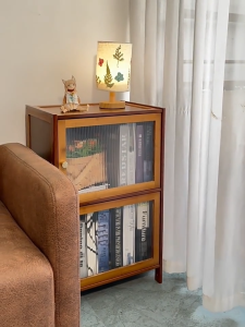 SIFU สไตล์นอร์ดิกตู้หนังสือแคบง่าย Modern เตียงนอน Nighstand ห้องนั่งเล่นด้านข้างโต๊ะป้องกันฝุ่นพื้นยืนตู้เก็บข้อมูลห้องครัวผู้จัดตั้ง