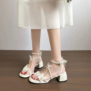 IELGY รองเท้าแตะส้นหนาสไตล์ฝรั่งเศสรองเท้าส้นสูงสวยเปิดนิ้วเท้าลายดอกไม้ผีเสื้อ