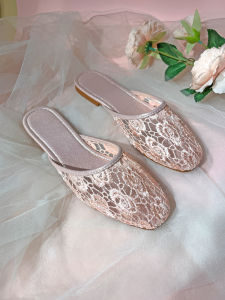 รองเท้าแตะผู้หญิงพื้นแบนลูกไม้สีชมพู รองเท้าแตะสวมสบาย ระบายอากาศได้ดี รองเท้าแตะแบบสวมสบายสำหรับฤดูร้อน