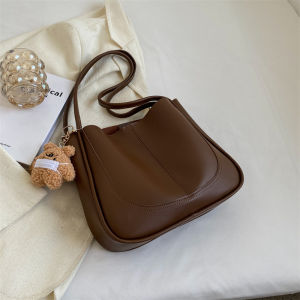 Large Capacity Bucket Bag Womens Retro Versatile Single Shoulder Tote Bag for Work Commuting Soft PU Leather Magnetic Buckle