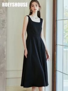 Đầm Dài Dáng Xòe Cổ Vuông Đen Classic Thanh Lịch