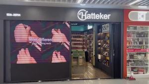 จัดส่งจากจีน [2025] แผ่นเหล็กม้วนผมไฟฟ้าใหม่ เครื่องม้วนผมแบบไข่สามท่อ จอแสดงผลดิจิตอล LCD เครื่องมือจัดแต่งทรงผมแบบคลื่นน้ำ 3.8