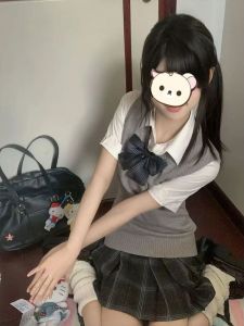 เสื้อกั๊กถักคอวีเข้ารูป JK เสื้อกั๊กกระชับสัดส่วนสำหรับนักเรียน ฤดูใบไม้ผลิและฤดูใบไม้ร่วง เสื้อผ้าทำงานผู้หญิง