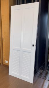 ประตู UPVC รุ่น U03 สีขาว หนา 3.5 cm. ขนาด 70x200cm. - 80x200cm. - 90x200cm. เจาะลูกบิด (ประตูภายใน) ประตูห้องน้ำ