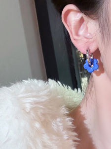 Elegant Hollow Flower Hoops in Soft Blue for Women Trendy Minimalist High-End Feeling Ear Cuffs Lightweight Luxury Versatile Jewelry Accessories