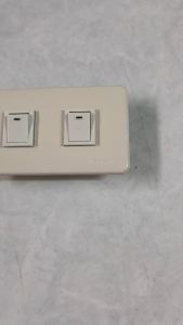 Panasonic ชุดสวิทซ์ทางเดียวสองตัวรุ่นเก่าพานาโซนิค national