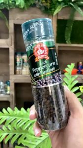 👍ง่วนสูน พริกไทยเม็ดดำ 100 g ขวดพลาสติก Black Peppercorn ให้รสชาติเผ็ดร้อน กลิ่นหอมดับคาวในซุป ให้ดูน่ารับประทาน สินค้าพร้อมส่ง