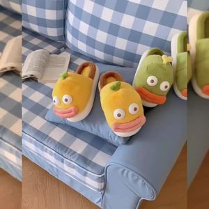 WY-XIXITIAO รองเท้านุ่มใส่ในบ้านรองเท้านุ่มใส่ในบ้านสุดสร้างสรรค์ใหม่รองเท้าแฟชั่นฤดูหนาวสุดสร้างสรรค์สำหรับผู้หญิงรองเท้าแตะผ้าฝ้าย