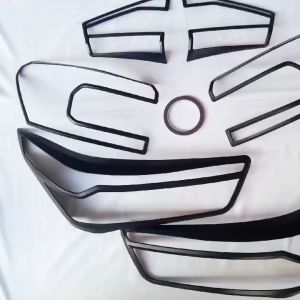 Paket Garnish Cover Lampu Handle Outer Pintu Tutup Tangki Mobil Raize 2022 Hitam