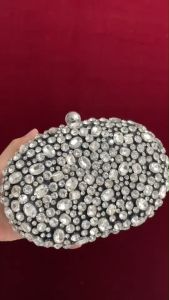 Waiwai Tas Kondangan Wanita Oval Payet Diamond Berkilau Mewah 17235 Clutch