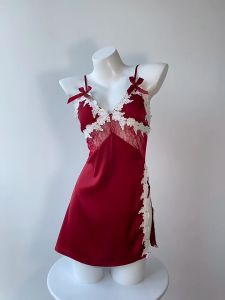 ชุดชั้นในผ่าลึกผ้าซาติน2533 จัดส่งที่รวดเร็ว