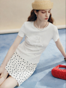 FAMANXUAN | Embroidered Floral Short Waist T-shirt