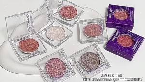 KUESICR ของใหม่ / สินค้าสุดฮอต / พร้อมส่ง* ไฮไลท์ตัวเด็ด เนื้อละเอียด เนียนสุดๆ สีคมชัด สร้างมิติให้ใบหน้า ให้ดูสวยโดดเด่นมีมิติ ทำให้ตัวเองดูสวยงามมากขึ้น ความสวยไม่ใช่เรื่องยาก Eye Shadow Bling Bling Shimmer