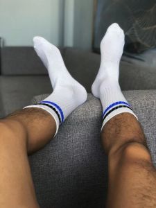 Mens Thin Mid-Calf Basketball Socks Two Pairs Pack Breathable Sweat Absorbent Sporty White Socks for Students And Sports Fans