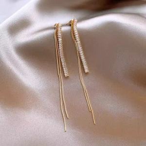 Elegant Long Tassel Hoop Earrings Womens New 2024 Luxury Feel Zircon Leaf Design Fashionable Versatile Gold Plated Jewelry